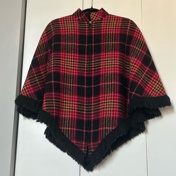 Vintage 60s Poncho Dutchmaid Pink Red Plaid Wool Tweed with Fringe and Zipper - Picture 4 of 9
